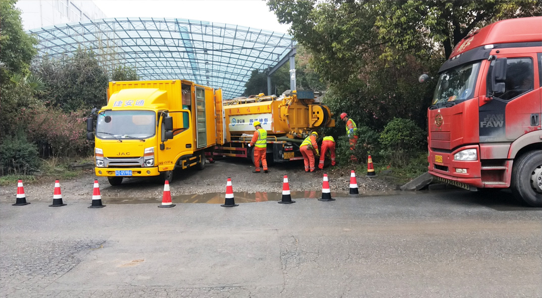 乌苏成区雨污水管网“四位一体”检测疏通项目